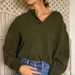 ✿ MINIMALIST ARMY GREEN SWEATER